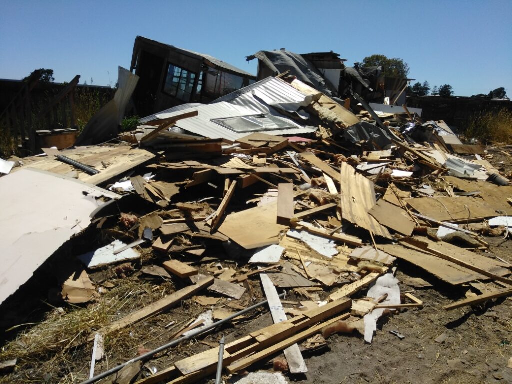 demolition debris cleanup junk hauling santa rosa ca